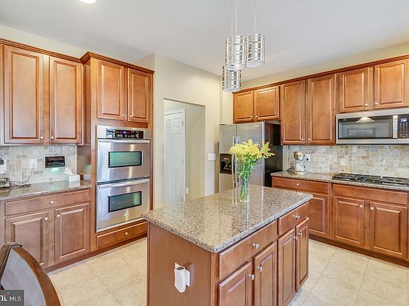 3rd image of 243 Ann Dr