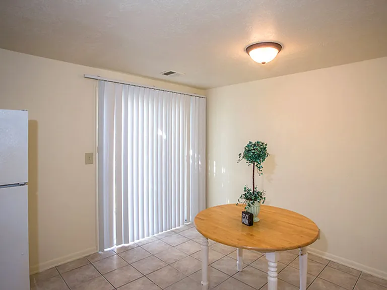 Eagle Landing Apartment Homes — Photo 25