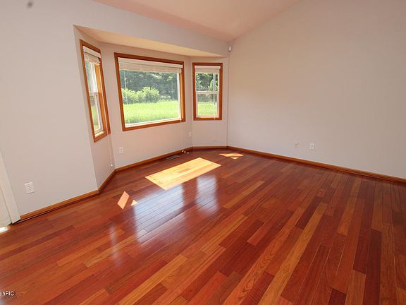 5th image of 13722 Olin Lakes Dr NE