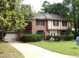 613 S Rivershire Dr, Conroe, TX 77304