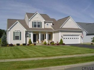 4 Outlook Dr N, Mechanicville, NY 12118