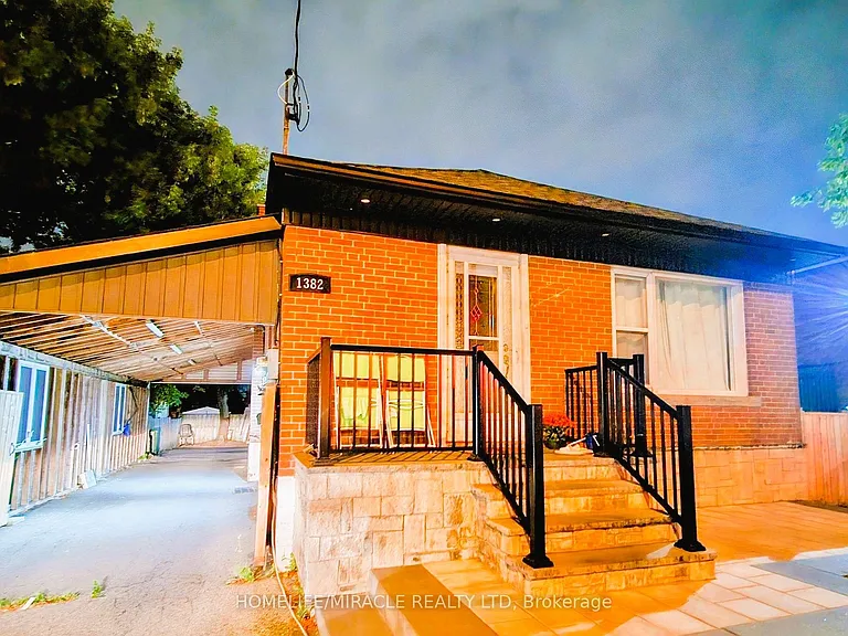 1382 Warden Ave #MAIN — Photo 3