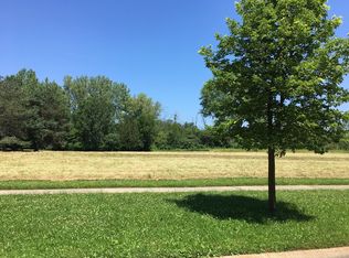 471 Yorktowne Ln, Lake Forest, IL