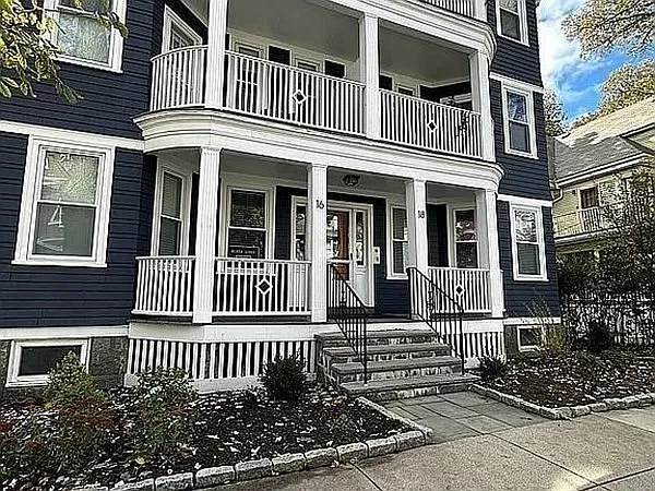 18 Hewlett St #1 — Photo 13