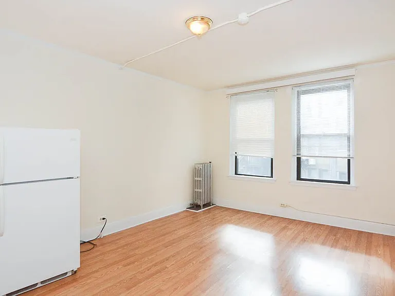 3335 W Diversey Ave #32 — Photo 6