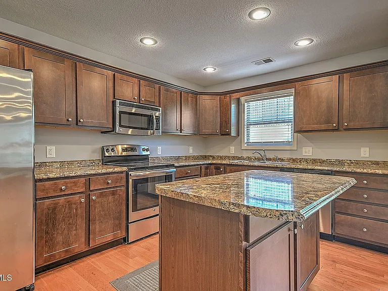 1092 Aberlea Valley Cir — Photo 9