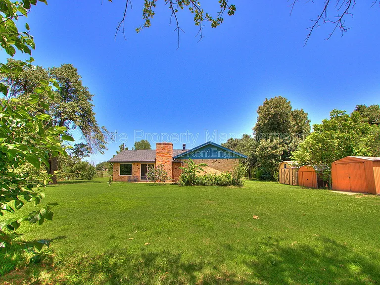 18916 Dave Dr — Photo 27