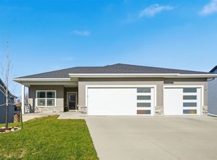 812 Old Mill Ln, Solon, IA 52333