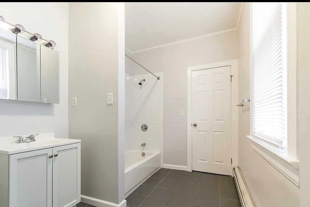 2 bed, $1,800 — Photo 4