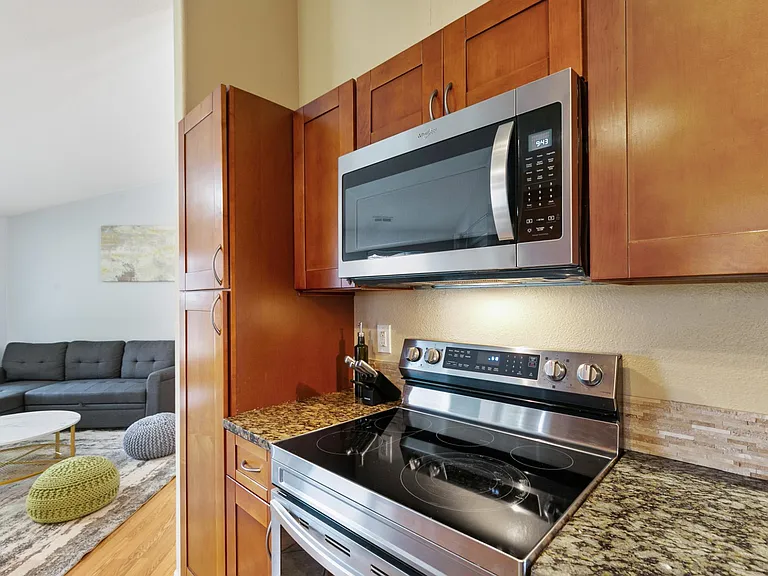 1207 NE 166th Ave — Photo 13