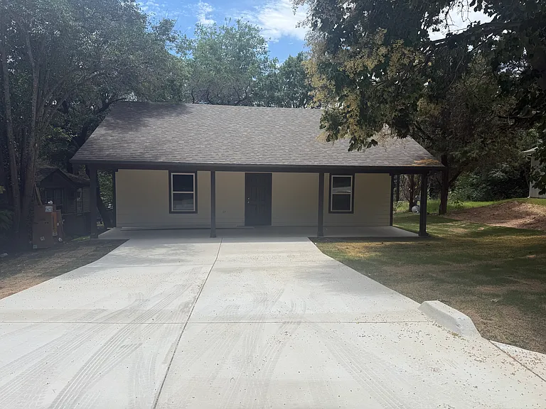 2611 Hillside Dr — Photo 10