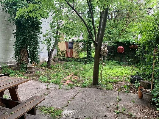 Rented by Tapiro Realty | media 1