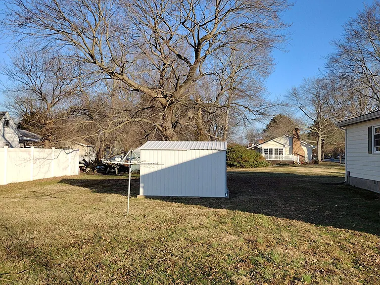 113 Holly Ter — Photo 25