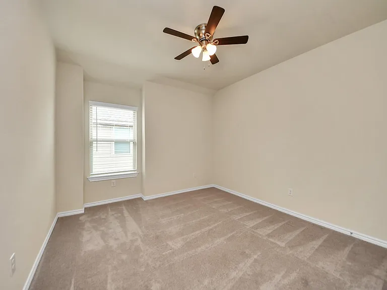 28215 Shorecrest Ln — Photo 36