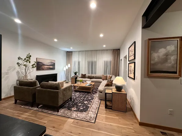 1285 Granite Ln, Sheridan, WY 82801