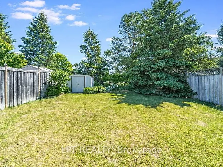 35 Clute Cres — Photo 18