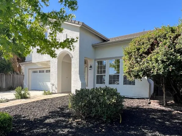 807 Mescal Ct, Salinas, CA 93905