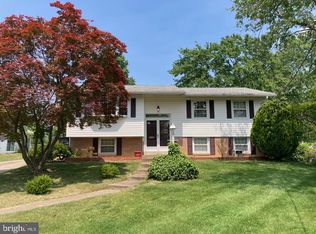 5904 King James Dr, Alexandria, VA 22310