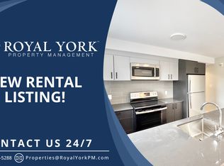 1305 Summerville Ave #202, Ottawa, ON K1Z 8G7