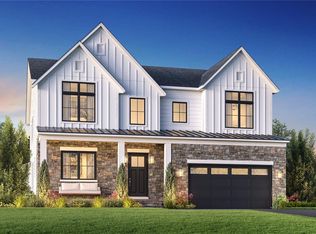 16 Sequoia Cir, Manhasset, NY 11030