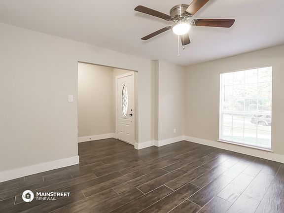 3rd image of 2627 N Woodloch St
