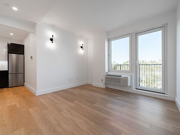 2nd image of 1042 President St #5B