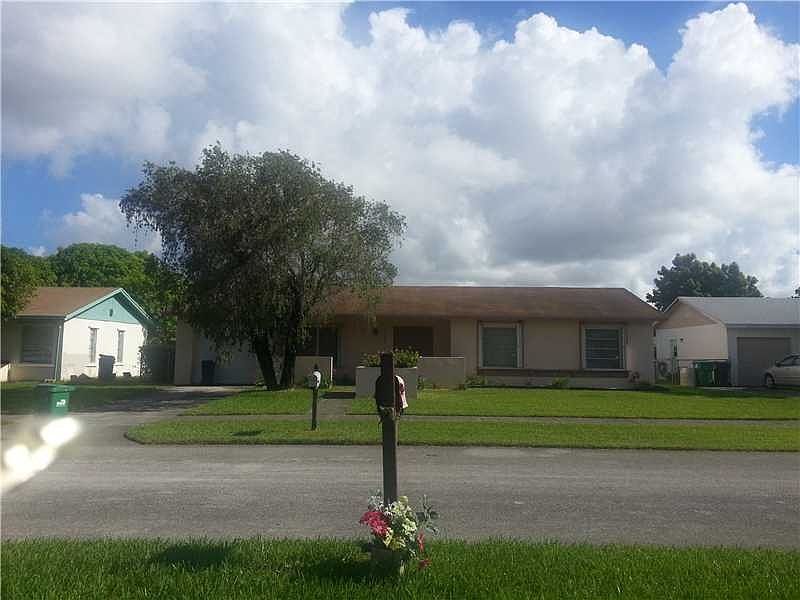 HOUSE FRONT