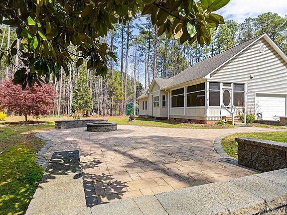 3rd image of 139 Country Club Dr