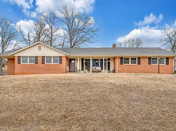 162 Ridgewood Dr, Troutville, VA 24175