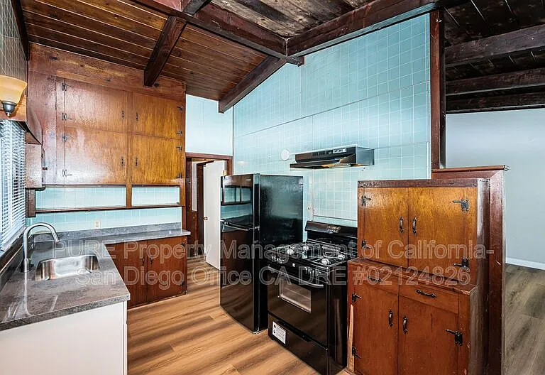 1053 Grand Ave — Photo 7