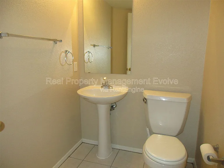 7418 W Eva St — Photo 9