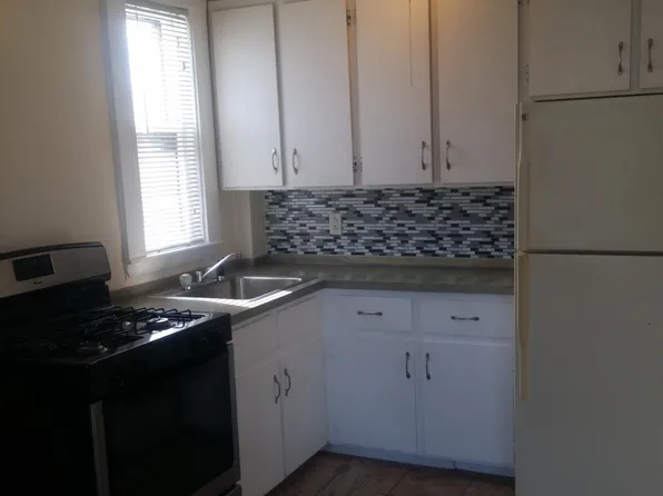 8 N Central St #5, Peabody, MA 01960