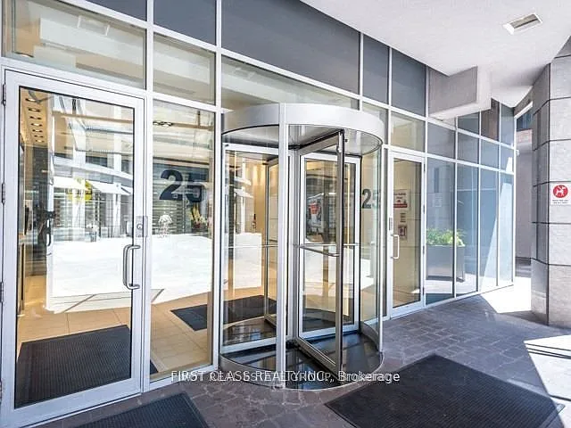 25 Carlton St — Photo 2
