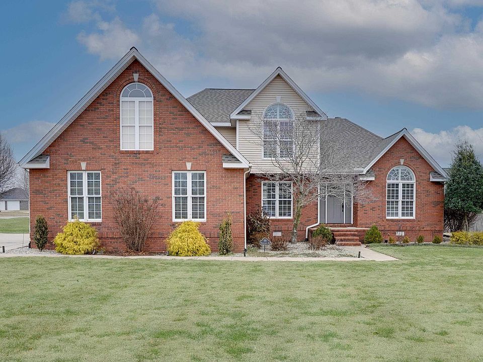 1st image of 118 Thoroughbred Dr