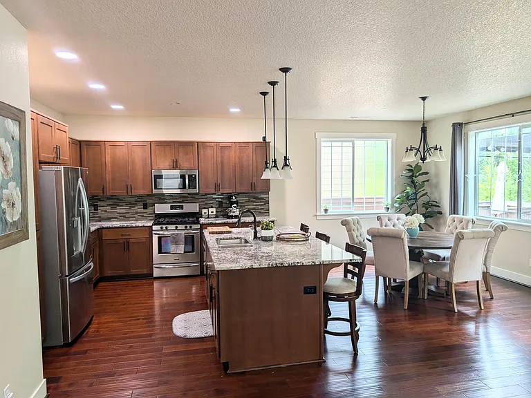 7587 NE Owens St — Photo 10