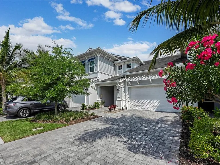 6954 Avalon Cir #707 — Photo 3