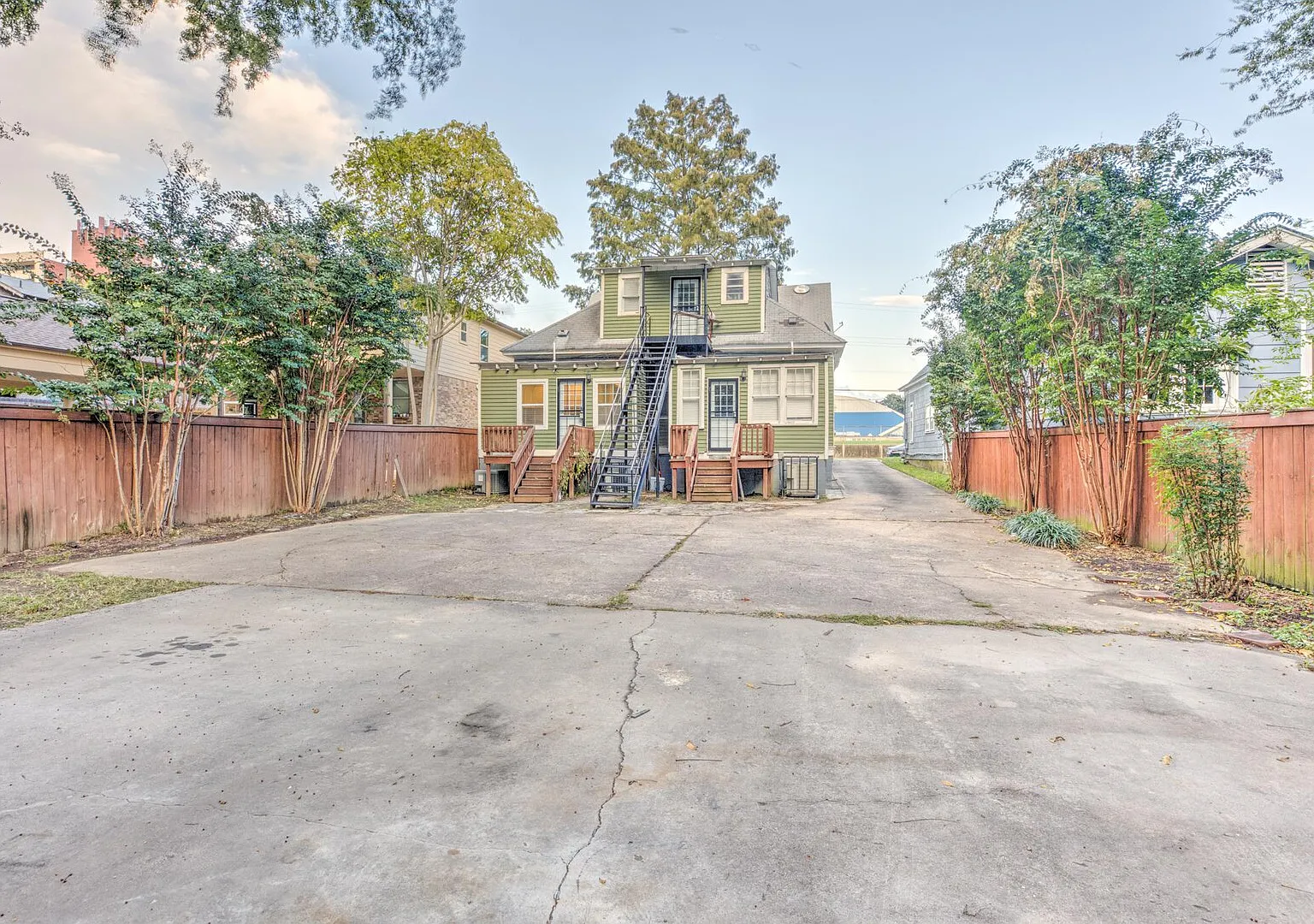 Charming 1 Bedroom Oasis — Photo 3