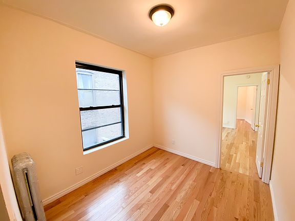 5th image of 124 Sherman Ave #38