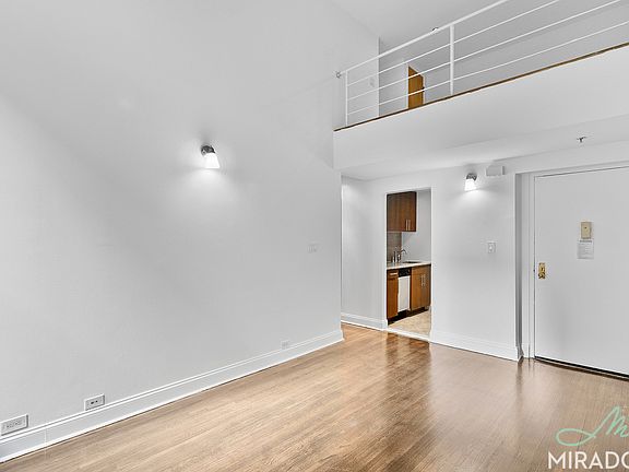 4th image of 455 Park Ave S APT 401