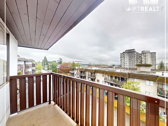 02_303-175 4th St E_Spacious Balcony_04292025