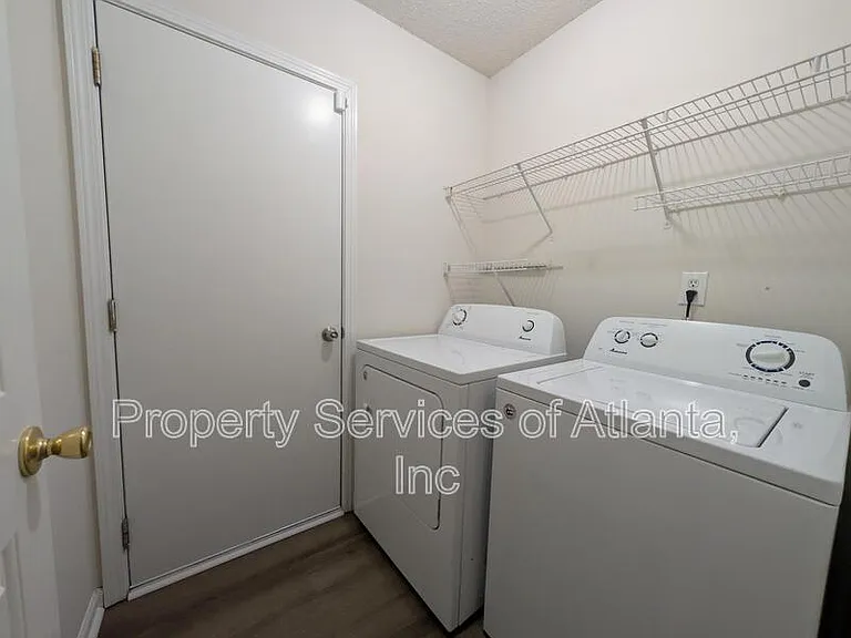 2047 Mulberry Ln — Photo 18