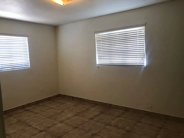 4814 E Hampton St — Photo 17