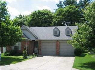 9663 Spruce Ln, Fishers, IN 46038