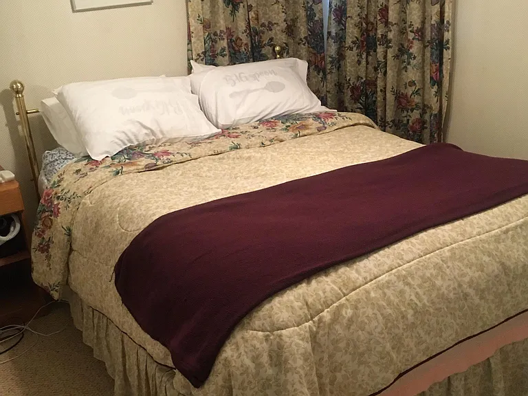 Upstairs Bedroom with Queen Bed