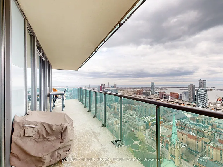 33 Lombard St #4204 — Photo 37
