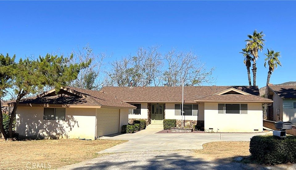 1st image of 33410 Washington Dr
