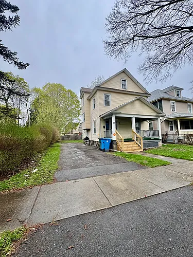 27 Shafer St Photo 1