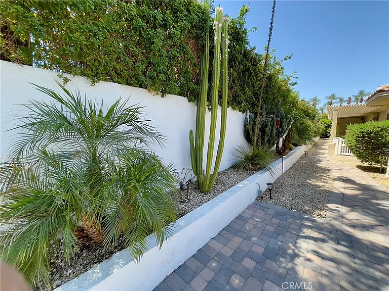 44451 Kings Canyon Ln — Photo 25