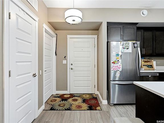 2nd image of UNIT 311-423 Nelson ROAD