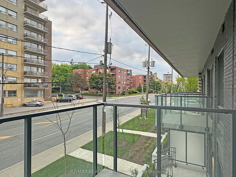2525 Bathurst St #202 — Photo 9